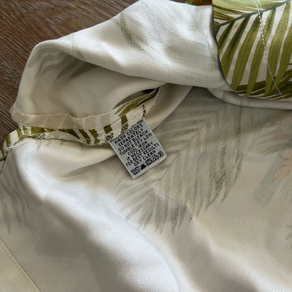 Tommy Bahama 100% Silk Hawaiian Shirt | Palm Print | Cream | Size XL - Picture 6 of 13